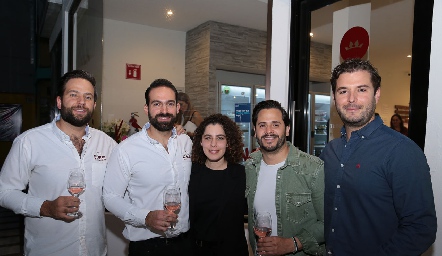  Adrián García, Manolo García, Dafne Chalita, Alonso Suarez y Jamis Chalita.
