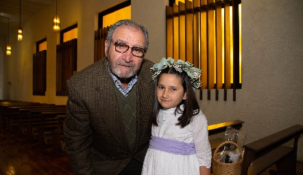  Carlos Abaroa con su nieta Maite Quibrera.