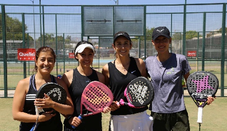  Alejandra Barrera, Gaby Alfaro, Luisa de la Peña y Emma Reyes.