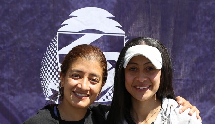 Alejandra Barrera y Gabriela Alfaro (campeonas).