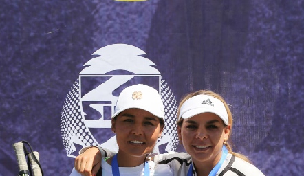  Lorena y Maribel Torres Vilet.