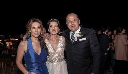 Mónica Celis y Ramón Moreno con su hija Carla.