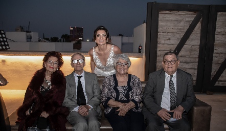  Leopoldo Olvera, Lidia Olvera, Carla Moreno, Irma de Celis y Carlos Celis.
