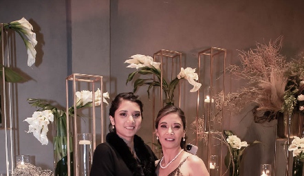  Paty Leiva y su hija Sofía Moreno Leiva.