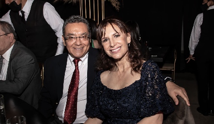  Rogelio Payán y Rossana de Payán.