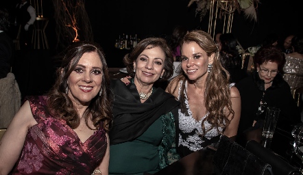  Anabel López, Hilda Wisner y Irma Celis.