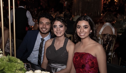  Emilio Urzúa, María Moreno y Fernanda Moreno.