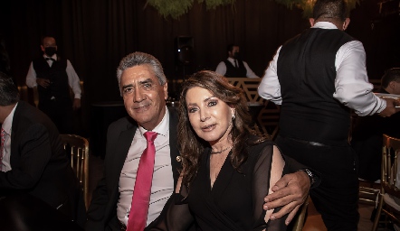  Raúl Flores y Aida Flores.