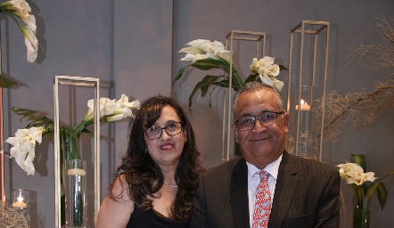  Claudia y Lorenzo Sánchez.