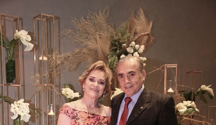  Martha Puente y Héctor Guerra.