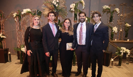 Alejandra Velázquez, Alejandro Celis, Arantza Gómez, Alberto Celis y Patricio Celis.