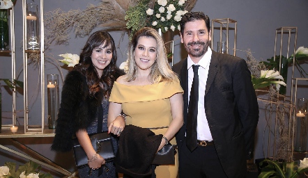  Pamela Soriano, Mariana Jerez y Javier Flores.