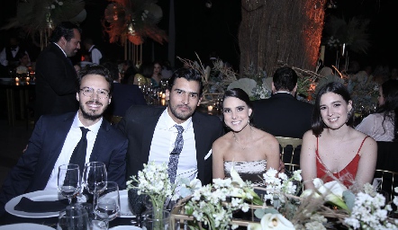  Alejandro Bárcena, Chris González, Bárbara González y Carolina Poc.