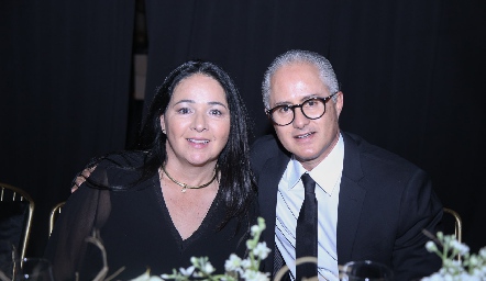  Claudia Álvarez y Jorge Aldrett.