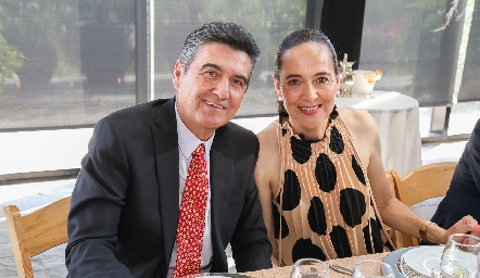  Gilberto Galván y María Guadalupe Zacarías de Galván.