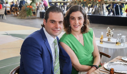  Carlos Saiz y Karina Garza.