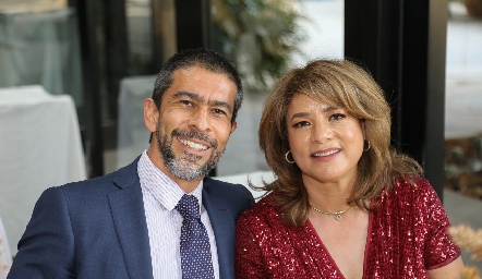  César Armando García y Luz Gabriela González.