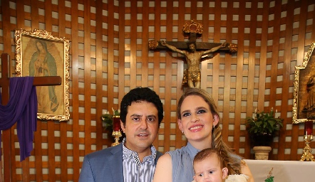 Mauricio Bandín, Cecilia Velasco y su hija Carmina.