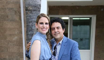  Cecilia Velasco y Mauricio Bandin, papás.