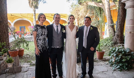 Cecilia Bárcena, Rafael Mendizábal, Paulina Solano y Roberto Solano.