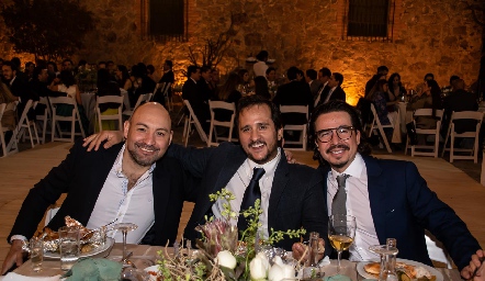 Jorge, Arturo Enriquez y Leonardo Courtade.