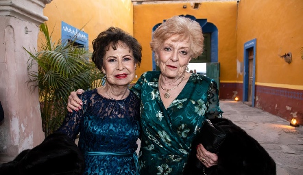 María Teresa Martín y Carmen Pous.