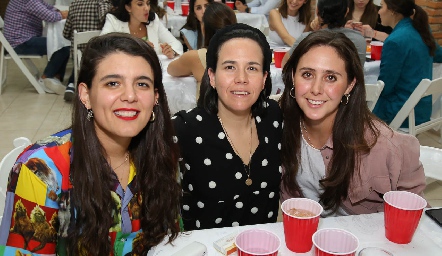  Sofia Cavazos, Marcela Gutierrez y Valeria Villarreal.