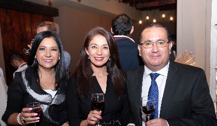  Laura Gama, Josefina Salazar y Rafael Munguía.