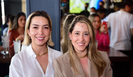  Gabriela Hernández y Roxana Gutiérrez.