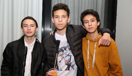  Omar, Rodrigo y Cristóbal.