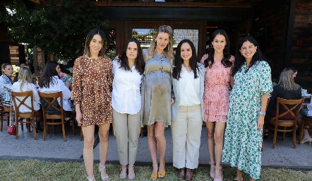  Adri de la Maza, Maite Soberón, Benilde Hernández, Claudia Villasana, Carmen Del Valle y Ale Torres.