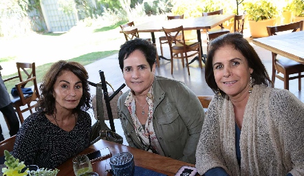  Claudia Sánchez, Tita García y Ana Laura Villarreal.