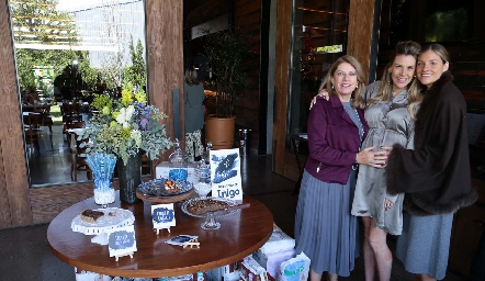  Benilde Díaz Infante, Benilde Hernández y Beatriz Hernández.