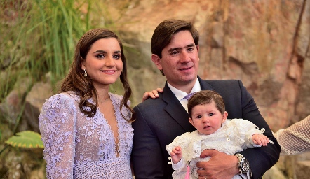  Eugenia Musa y Fernando Abud con su hija Eugenia.