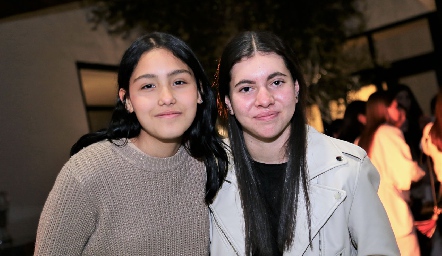  Andrea Sigler y Sara Hernández.
