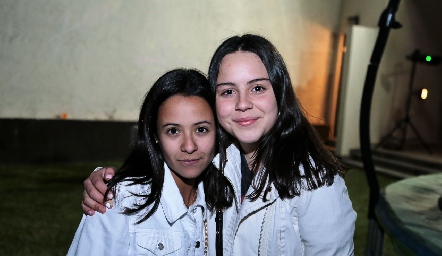  Isabel González y Marce García.