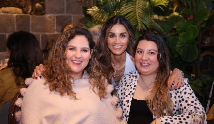  Sofía Cárdenas, Gemma Loredo y Cecilia Cervera.