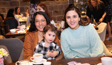 Dayana, Jackelin y Gaby.