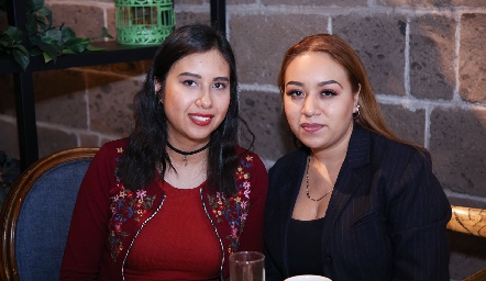 Clau y Nayeli.