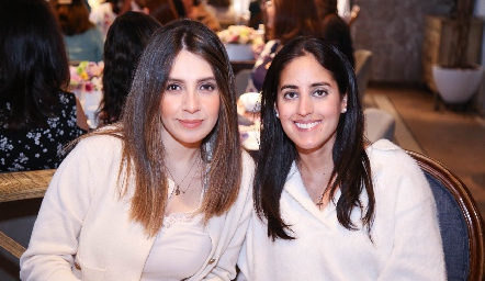  Angie Padrón y Bárbara Palau.