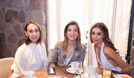  Mari Pérez, Mimí Navarro y Gemma Loredo.