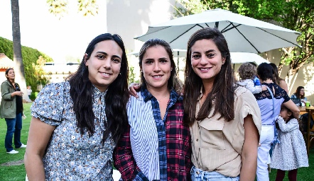 María Berrueta, CarmelitaBerrueta y Vero Romero.