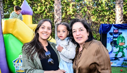  Cristina Rivero, Martina Zárate y Cuca Díaz Infante.