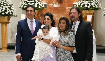  Emilia y sus padrinos.