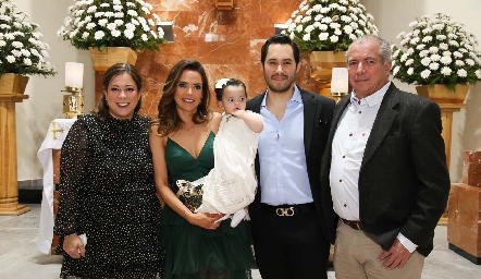  Margarita Medina, Adriana Medina, Emilia, Daniel y Daniel Medina.
