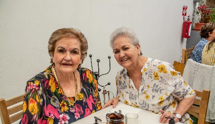 Luz Elena y Marcela Borbolla.