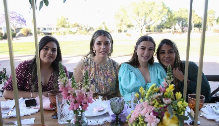  Mireya Mendoza, Ana María Hernández,Clarissa Zarate y Pao Vázquez.