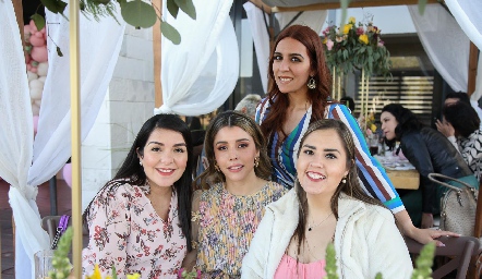 Marisol Pérez, Ana María Hernández, Estefanía Soria, y Meli Castro.