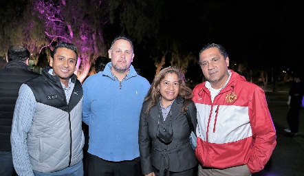  Edson Martínez, Paulo Martínez, Norma Elena Moreno y Lenard Chavez.