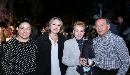  Gabriela López, Bertha Rodríguez, Anita Palacios y Gonzalo Calderón.
